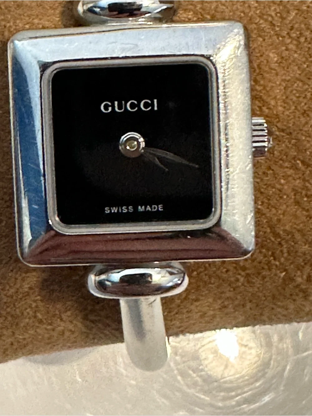 Gucci 1900L Swiss Bangle Watch